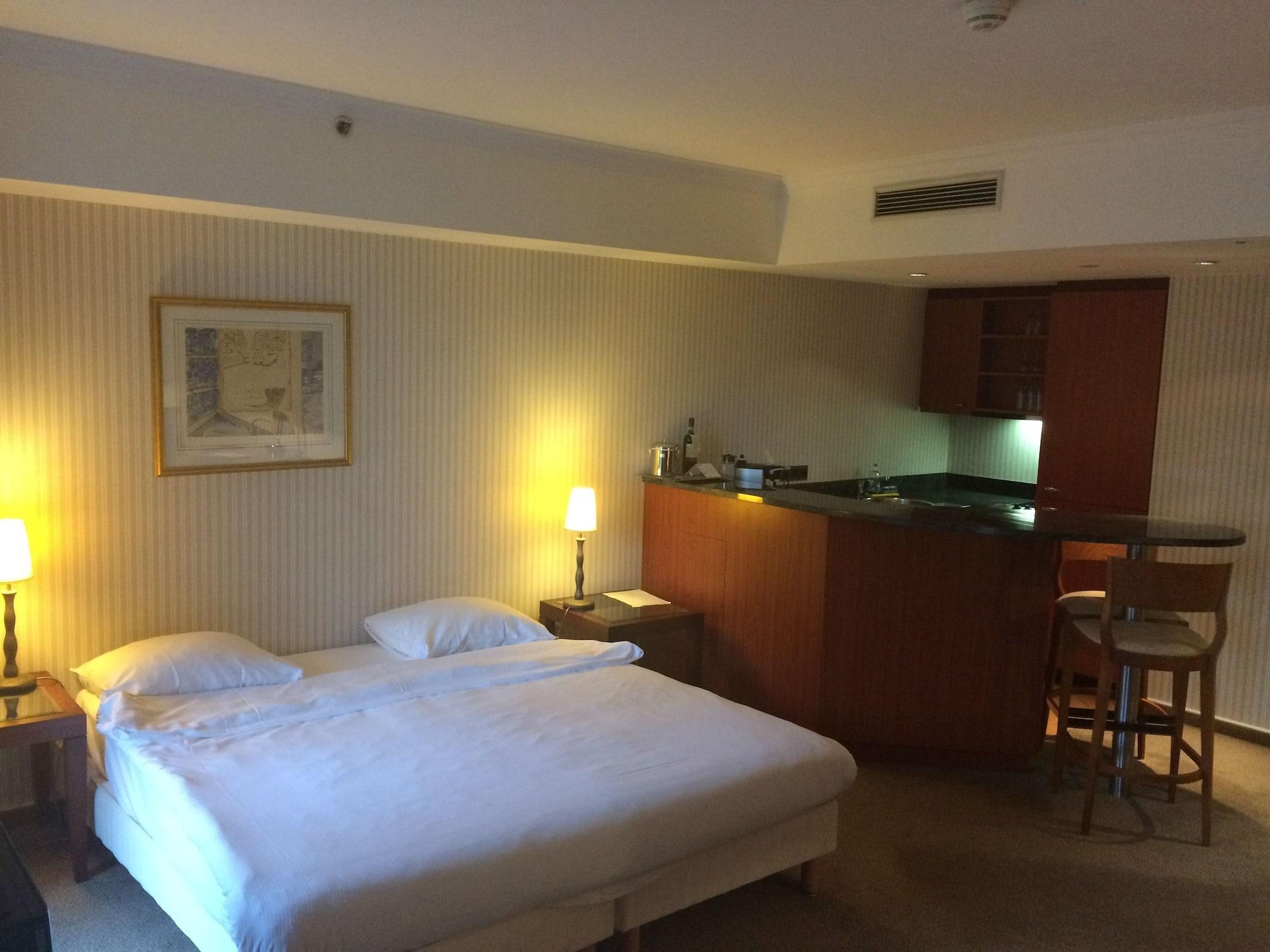B-aparthotel Ambiorix Aparthotel 4*